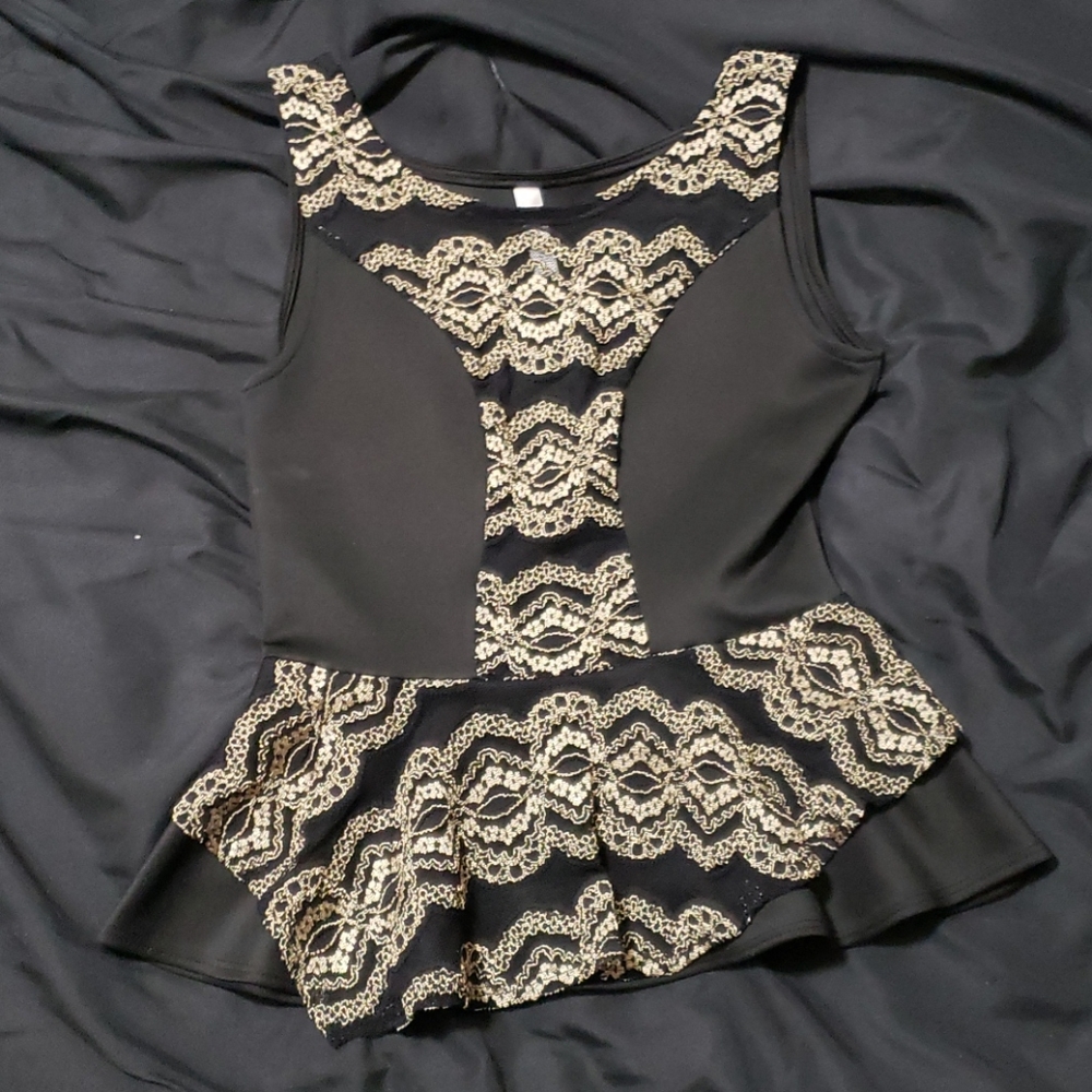 Women's black and gold lace pendulum top
